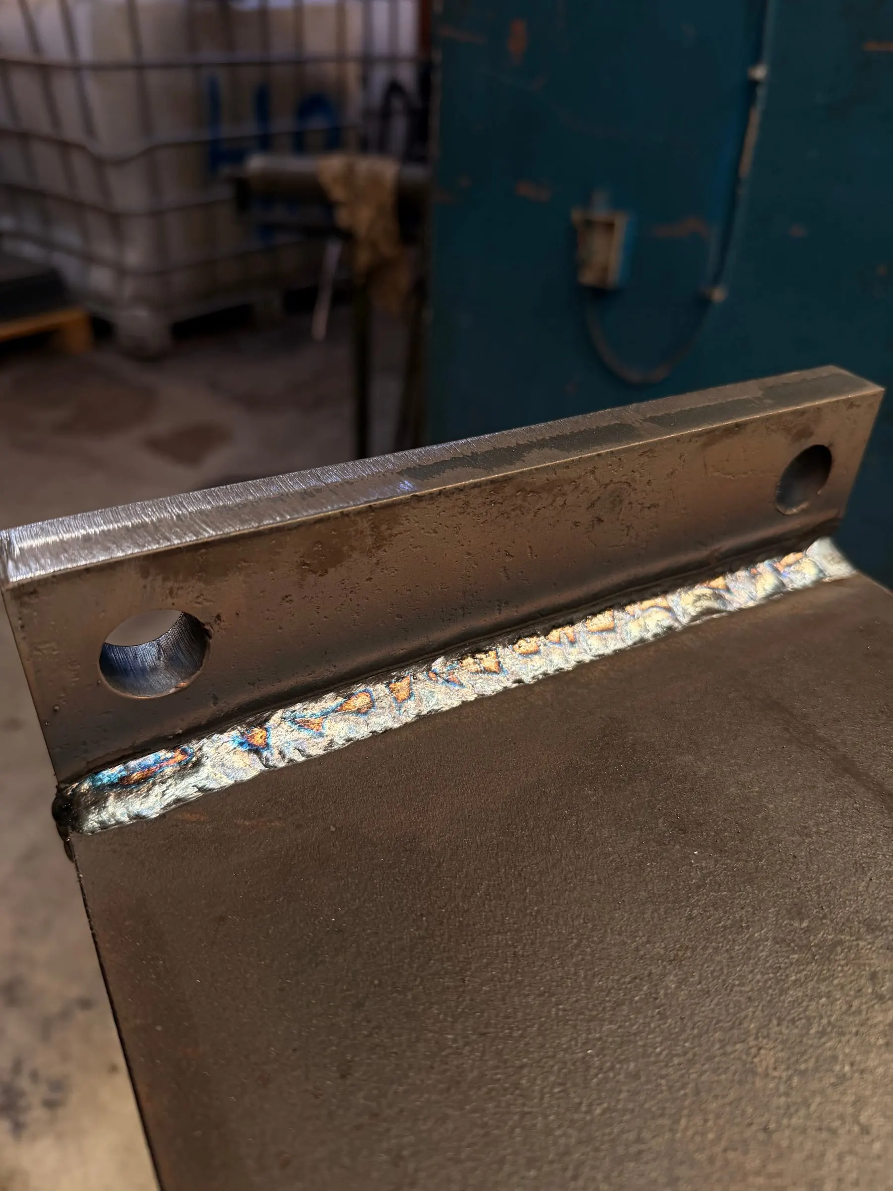 Bracket with fillet weld